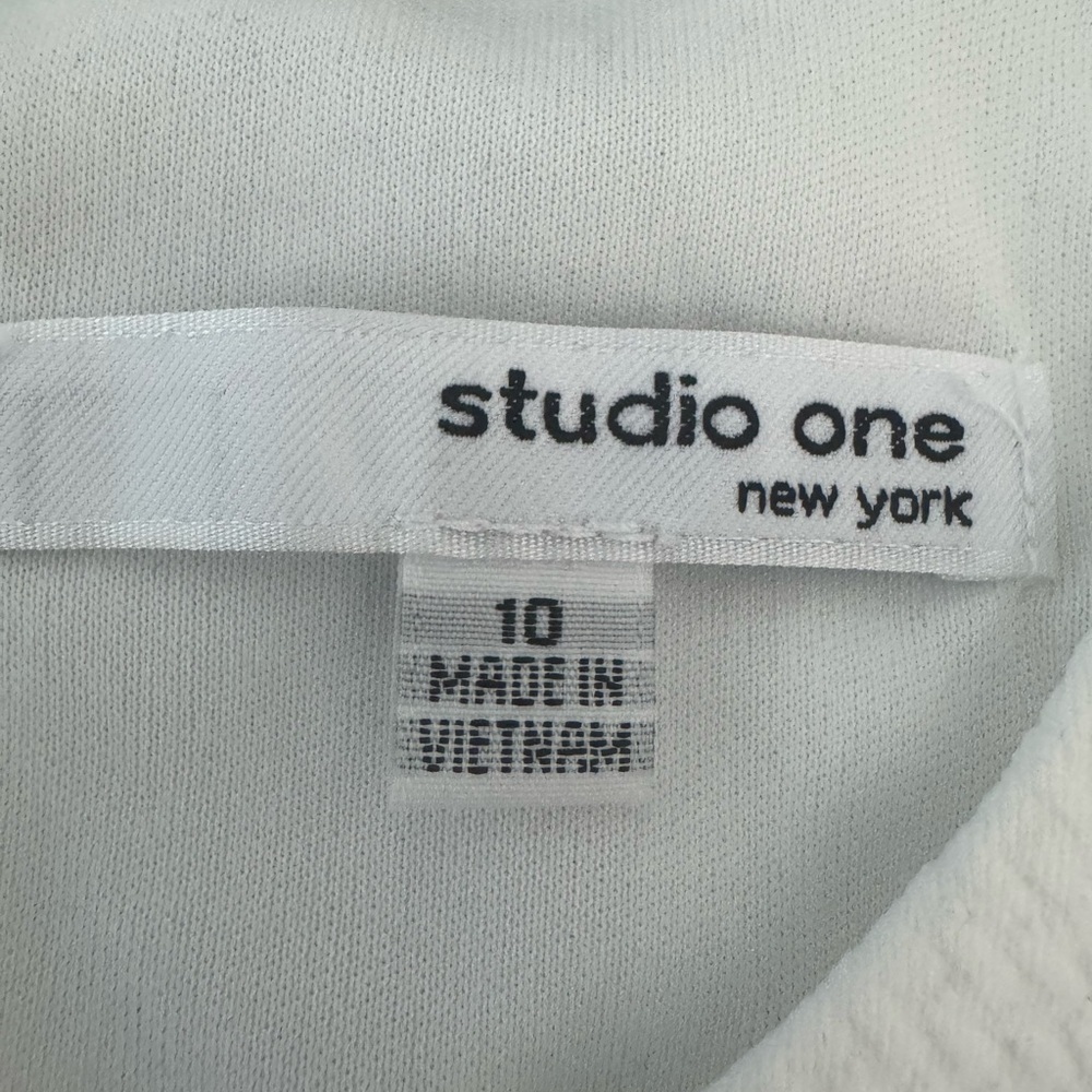 Studio 17 Black and White Ensemble - Picture 13 of 16